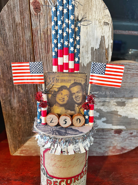 Edison 4th of July Couple Mini Decor
