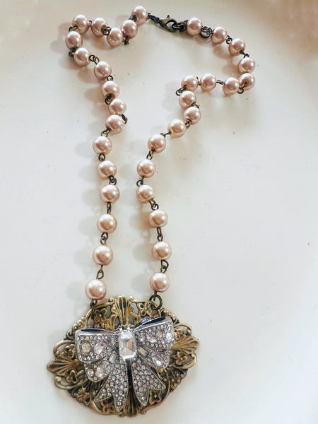 Rhinestone Bow Filigree Pearl Necklace
