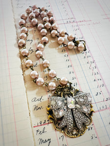 Rhinestone Bow Filigree Pearl Necklace