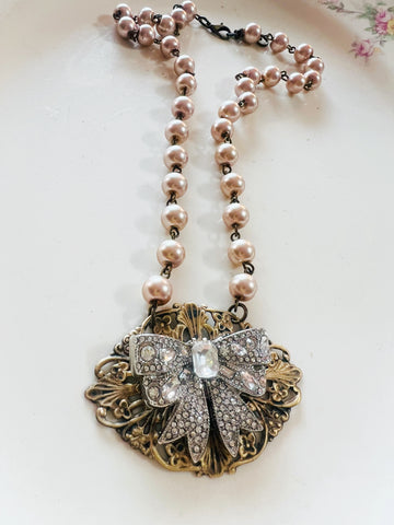Rhinestone Bow Filigree Pearl Necklace