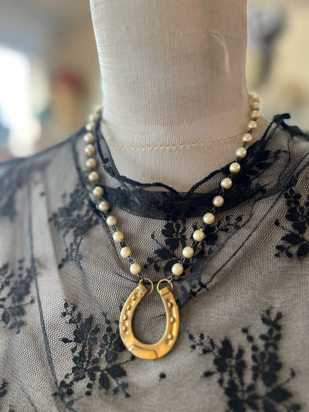 Pearl Beaded Chain Horseshoe Necklace