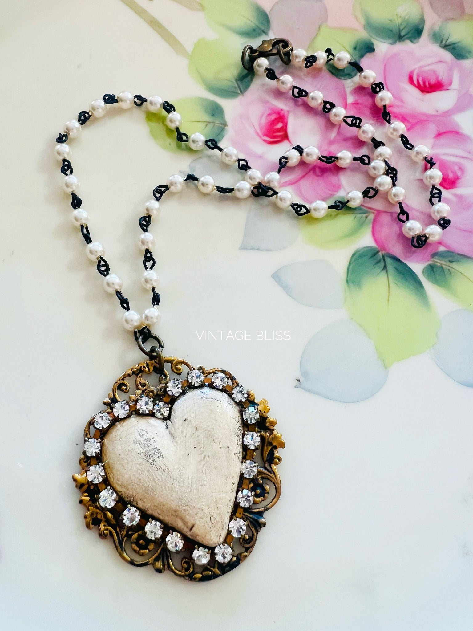 Whitewash Neutral Heart on Filigree Necklace