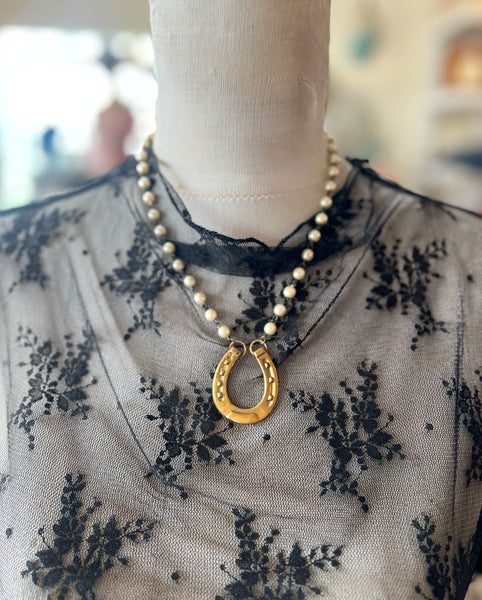 Pearl Beaded Chain Horseshoe Necklace