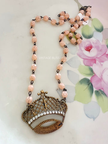 Adjust Your Crown Necklace Salmon Pink