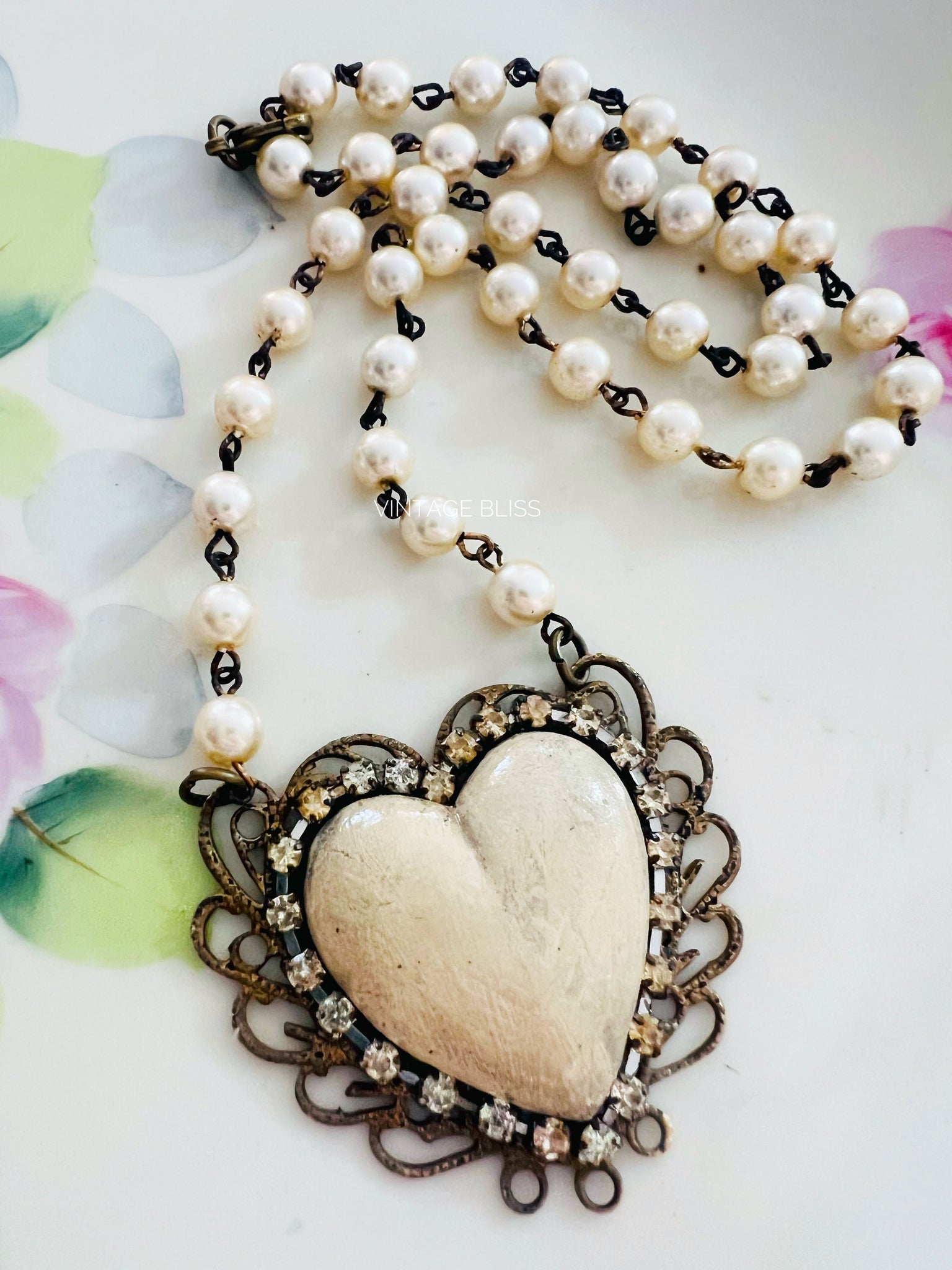 Whitewash Heart Filigree Necklace