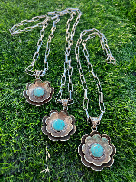 Turquoise Flower Pendant Metal Chain Necklace